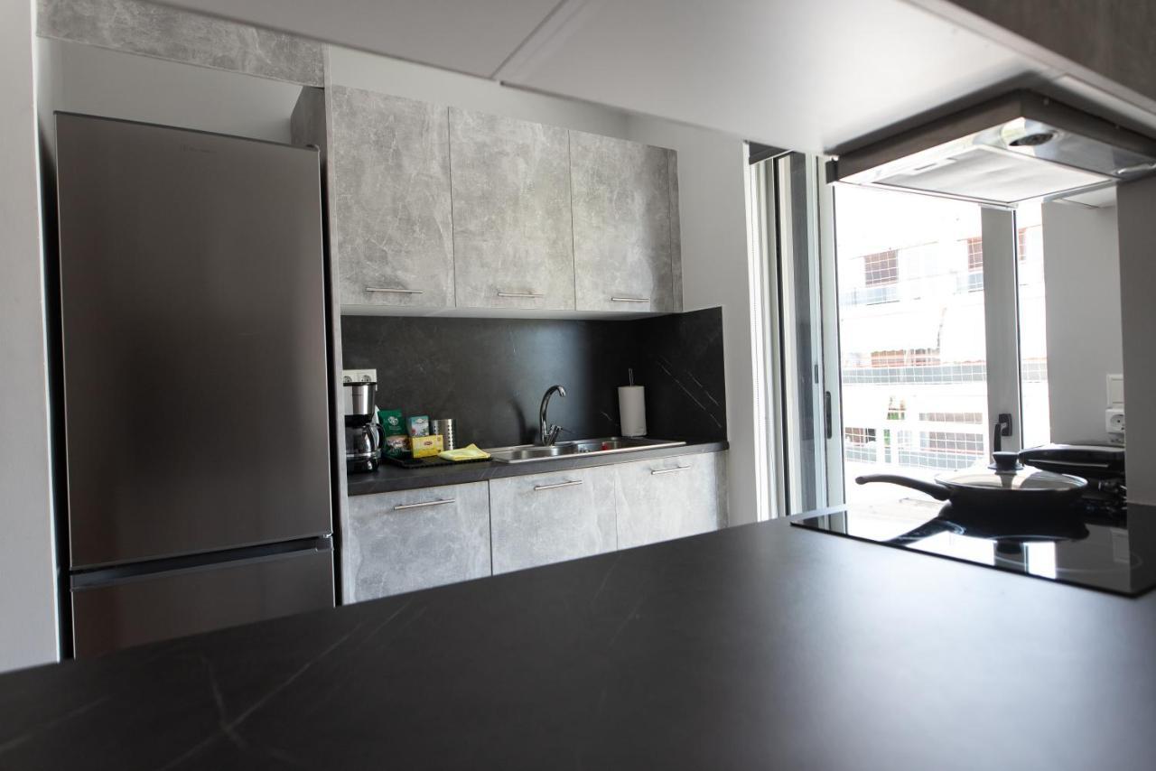 Sea View Apartment In Alimos Region アテネ エクステリア 写真